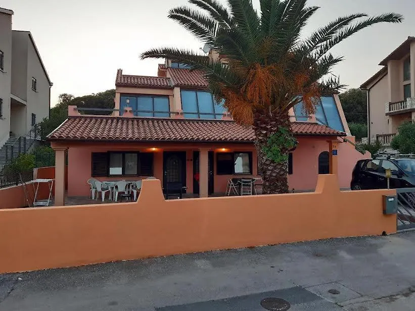 Apartment Apartmani Delas 2 Pjescana Uvala