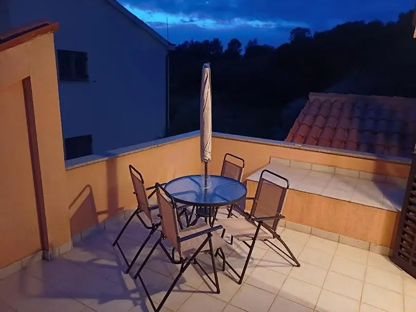 Apartmani Delas 2 Pjescana Uvala 0*,  Croatia