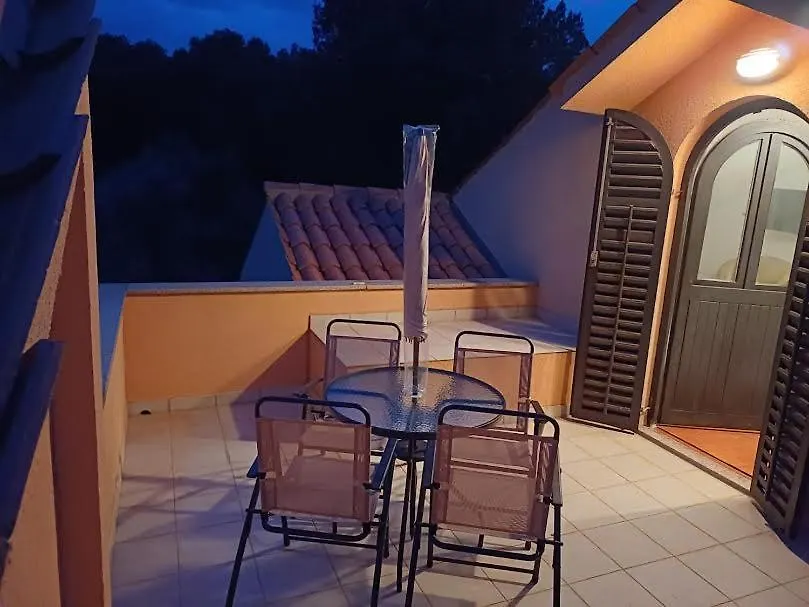Apartmani Delas 2 Pjescana Uvala 0*,