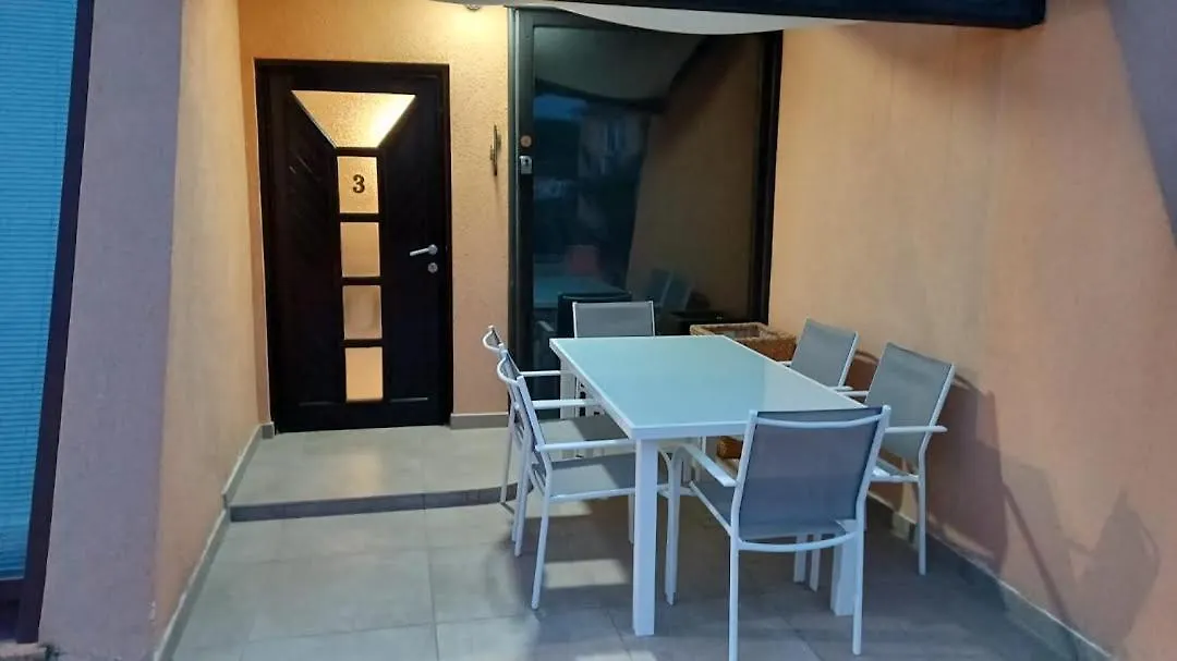 Apartment Apartmani Delas 2 Pjescana Uvala