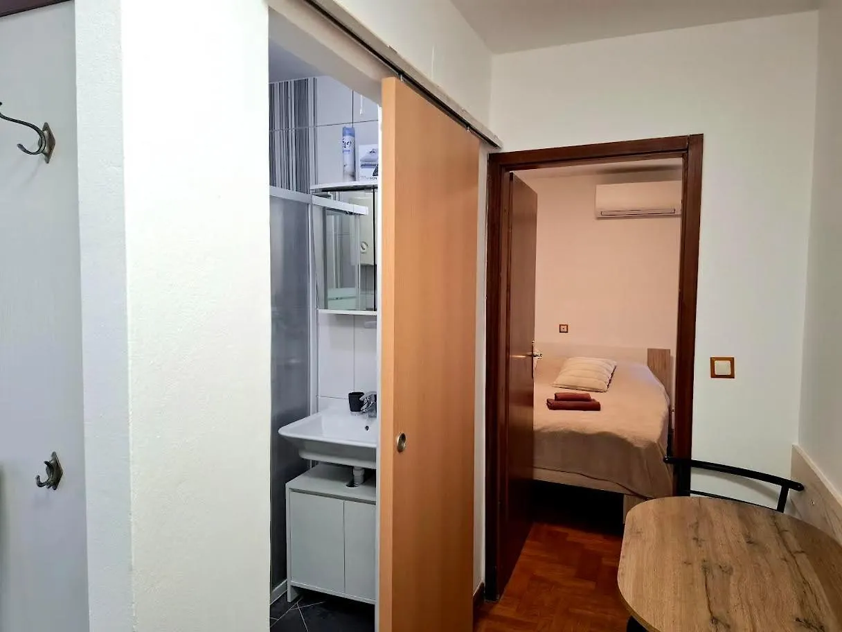 Apartment Apartmani Delas 2 Pjescana Uvala