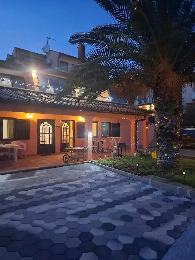 Apartmani Delas 2 Pjescana Uvala