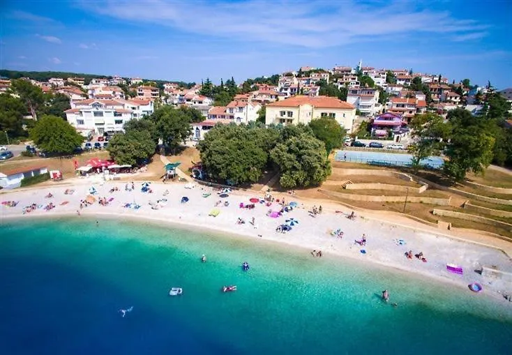 Apartment Apartmani Delas 2 Pjescana Uvala