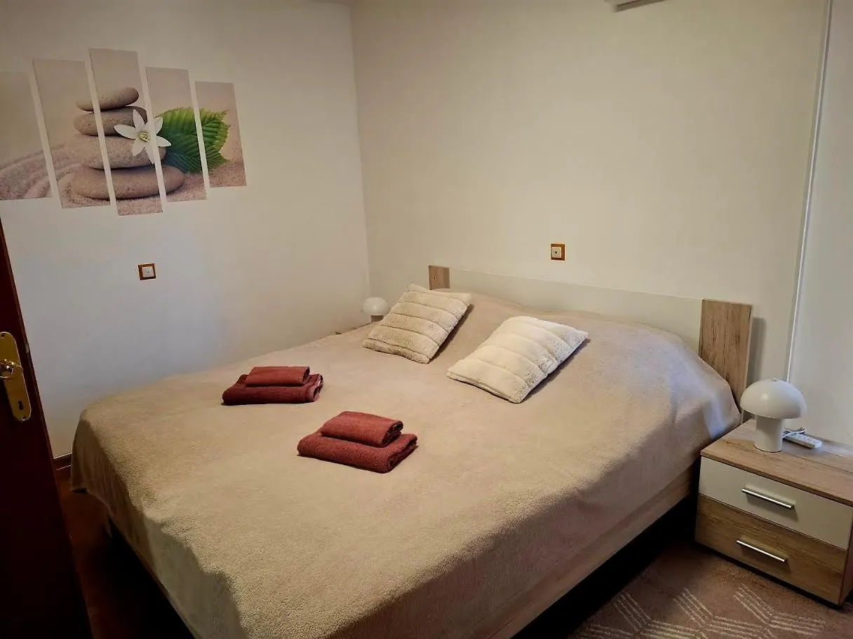 Apartmani Delas 2 Pjescana Uvala Croatia